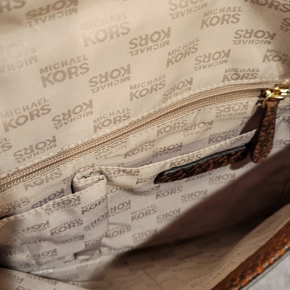 MICHAEL KORS Women Jet Set MK LG CLUTCH Snake Skin Brown original price $248.00. - Picture 5 of 12